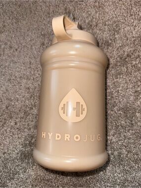 NWT HydroJug Matte Beige Hydration Bottle with Carry Handle